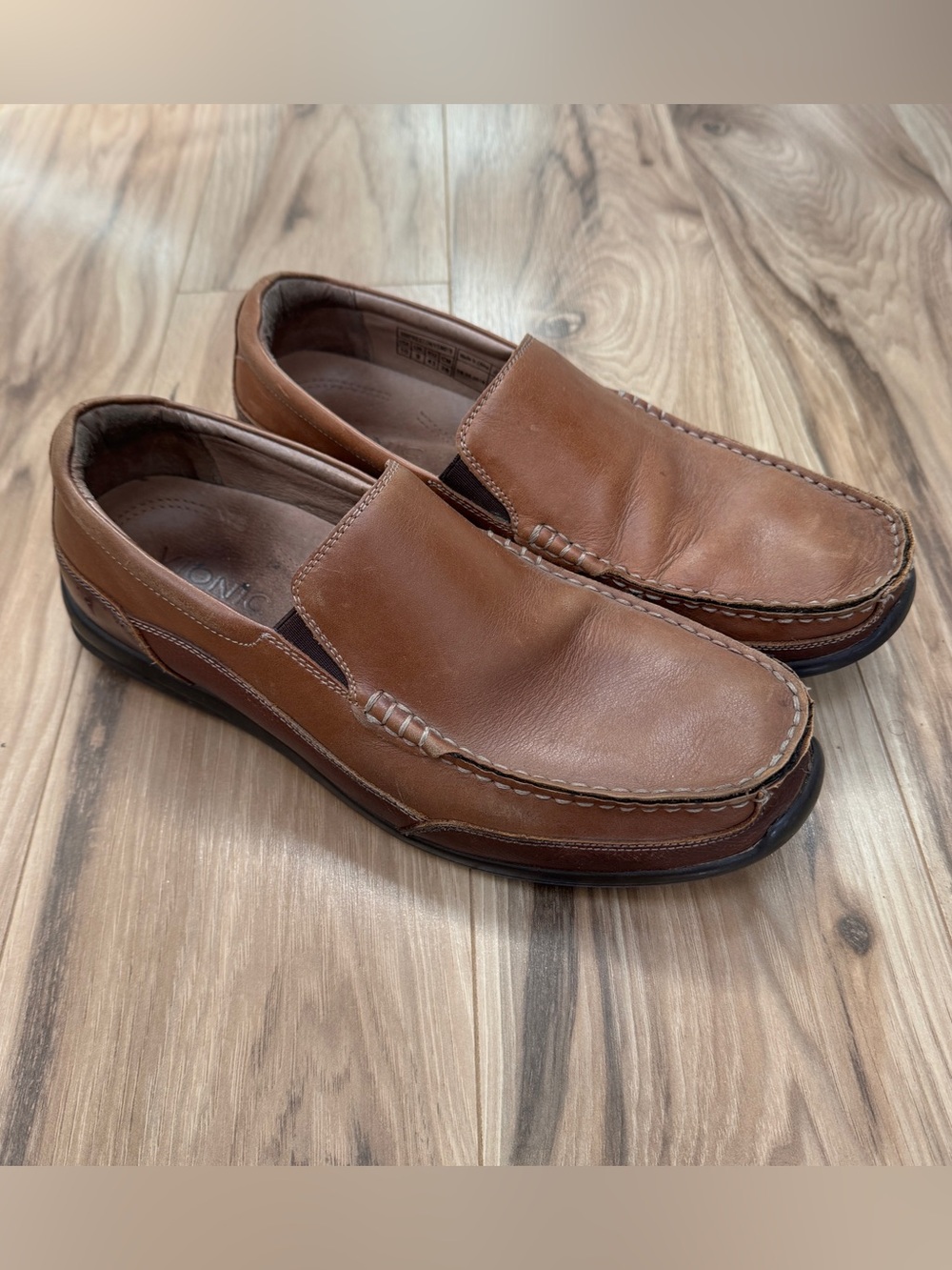 Vionic Men's Aster Preston Tan Brown Leather Slip On Moc Loafers Comfort Size 10 - Picture 2 of 13